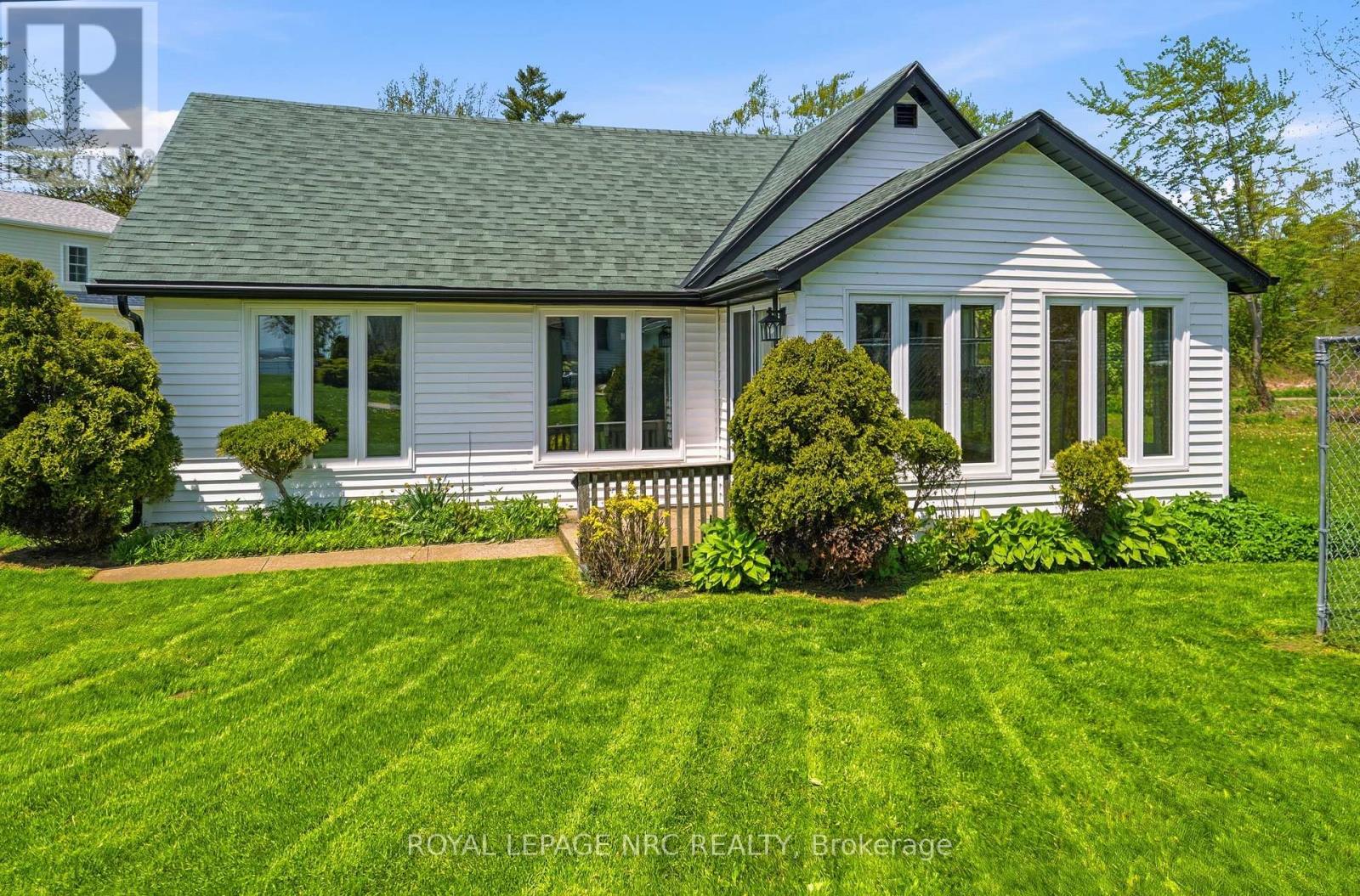 Detached at 11 WHITE AVENUE, Fort Erie (Lakeshore)