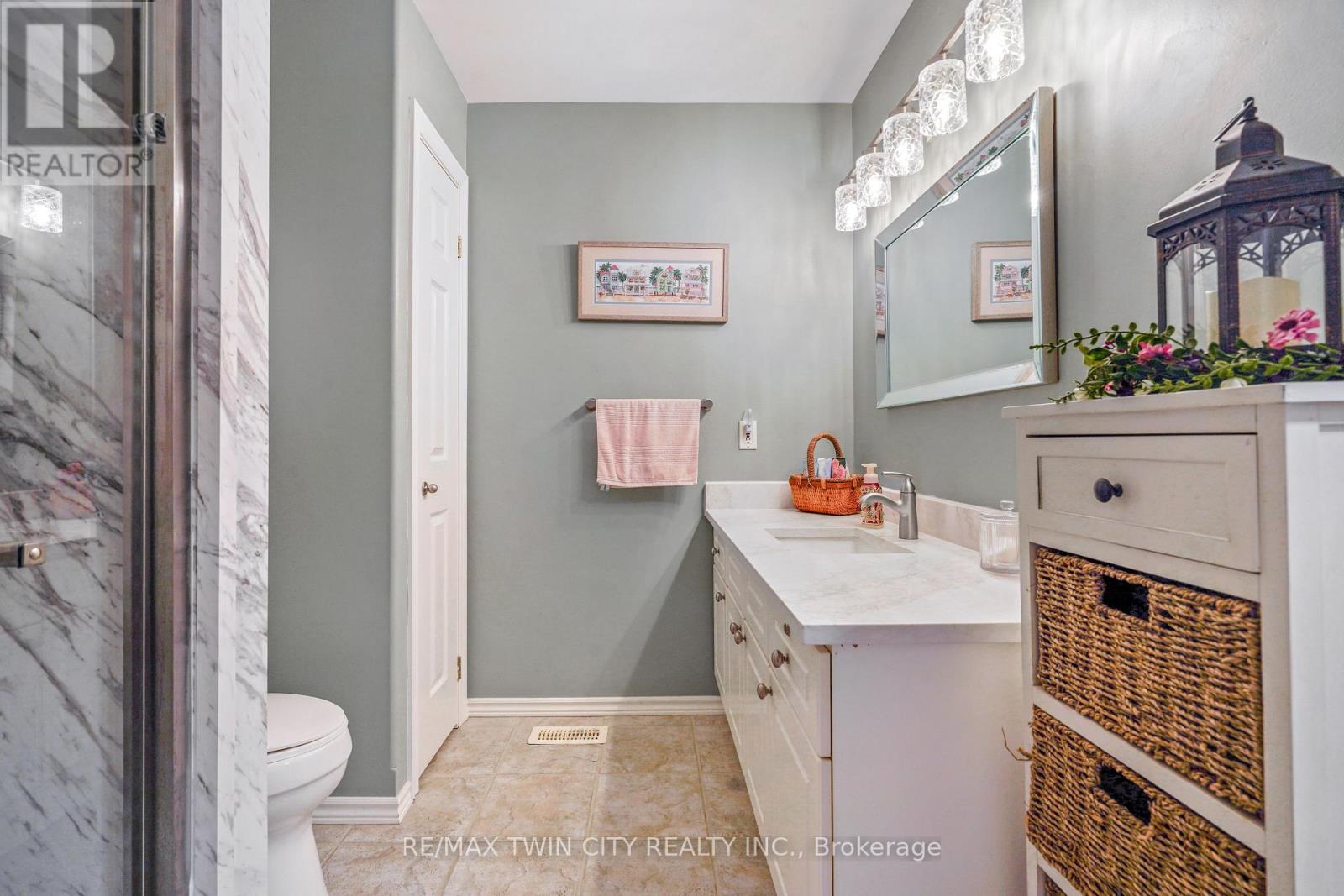 Townhouse at 9 - 24 GRIFFITHS DRIVE, Brant