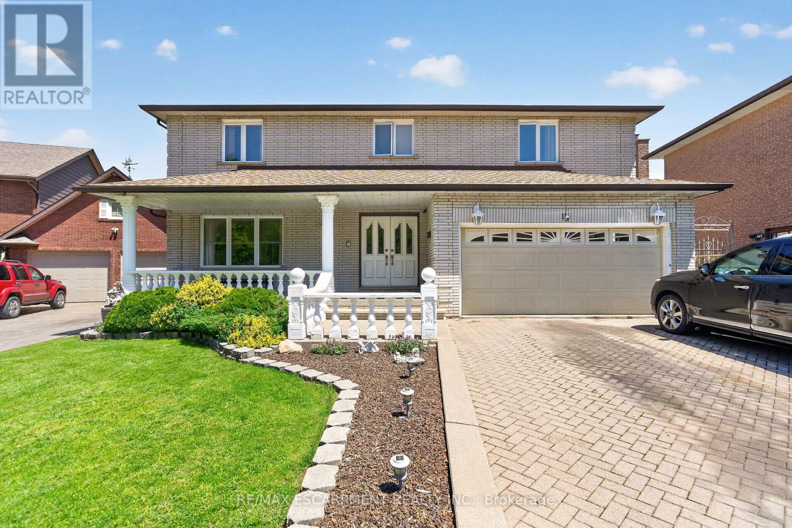 Detached at 10 SKYE COURT, Hamilton