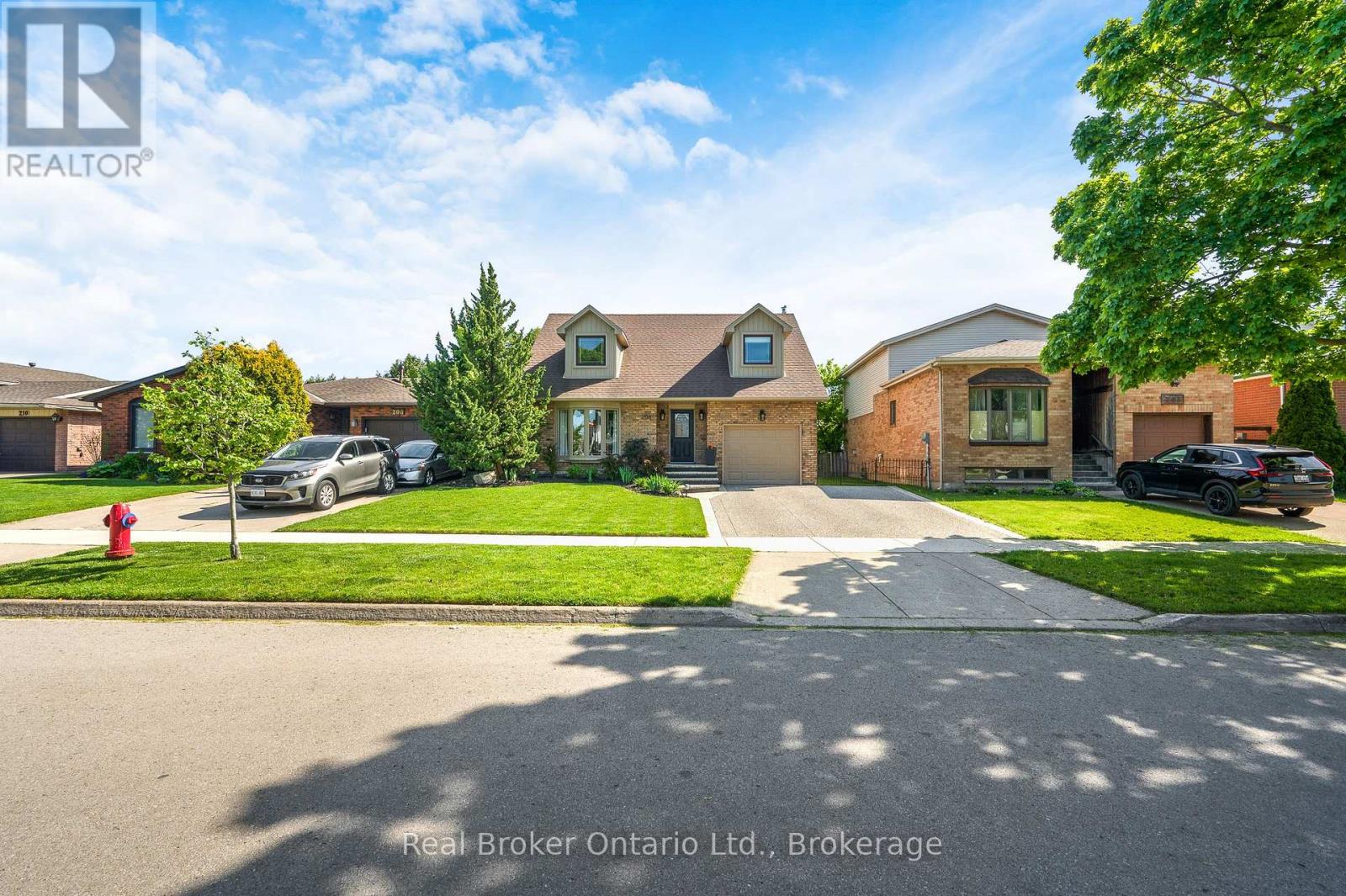 Detached at 206 ATHENIA DRIVE, Hamilton