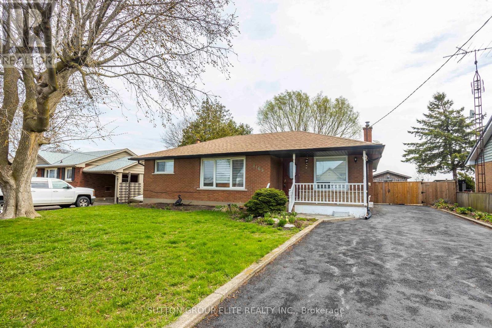 Detached at 4165 VICTORIA AVENUE, Lincoln