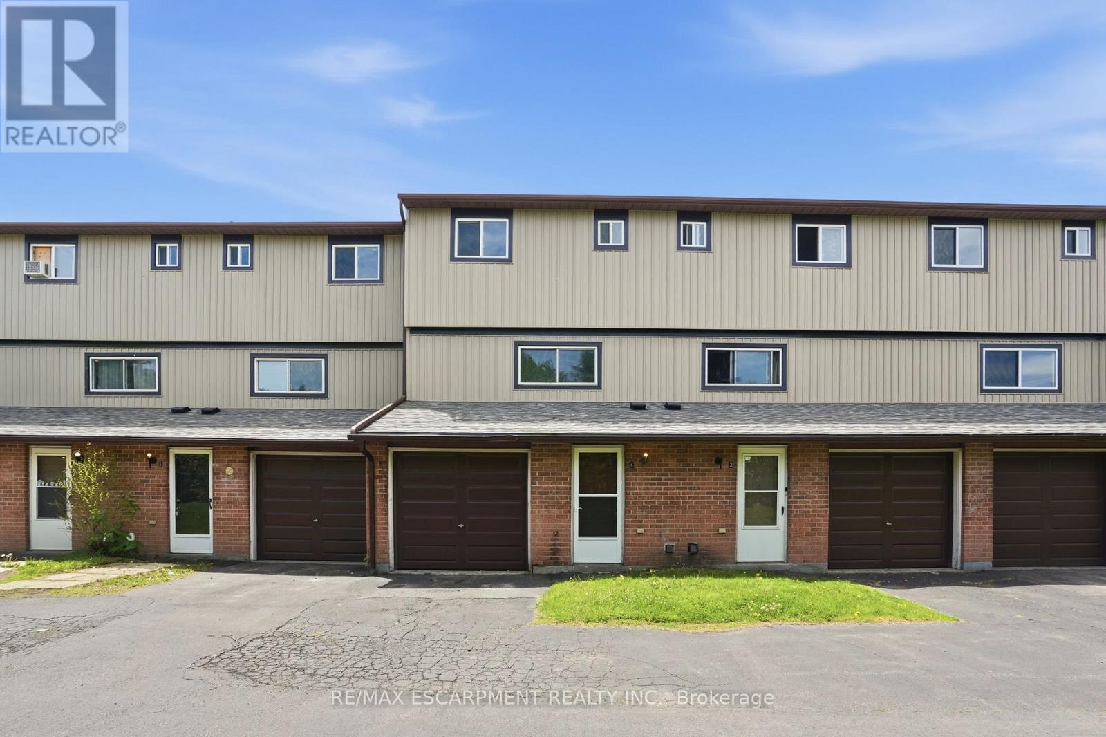 Townhouse at 4 - 65 MOUNT ALBION ROAD, Hamilton