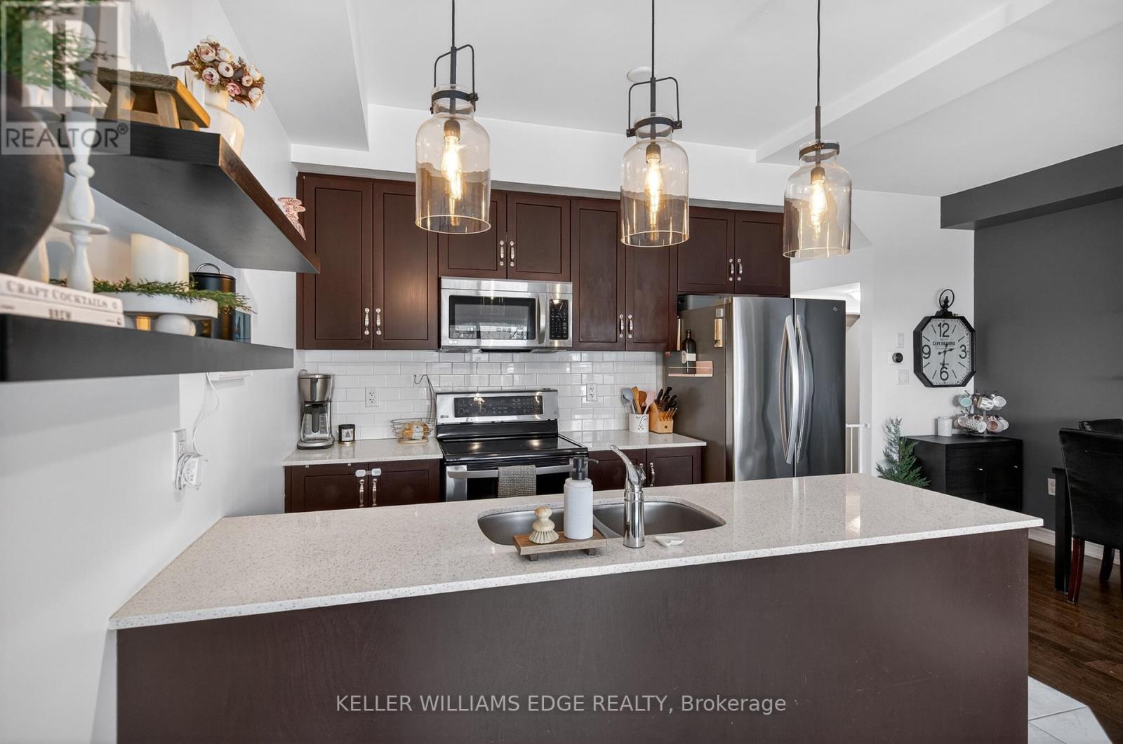 Townhouse at 2 - 377 GLANCASTER ROAD, Hamilton