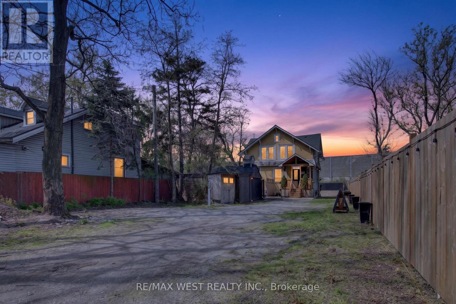 Detached at 834 BEACH BOULEVARD, Hamilton
