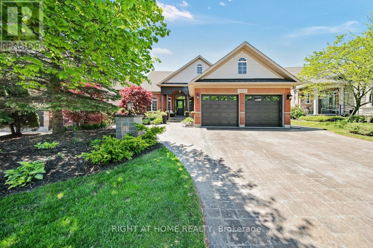 Detached at 126 MOORE CRESCENT, Hamilton