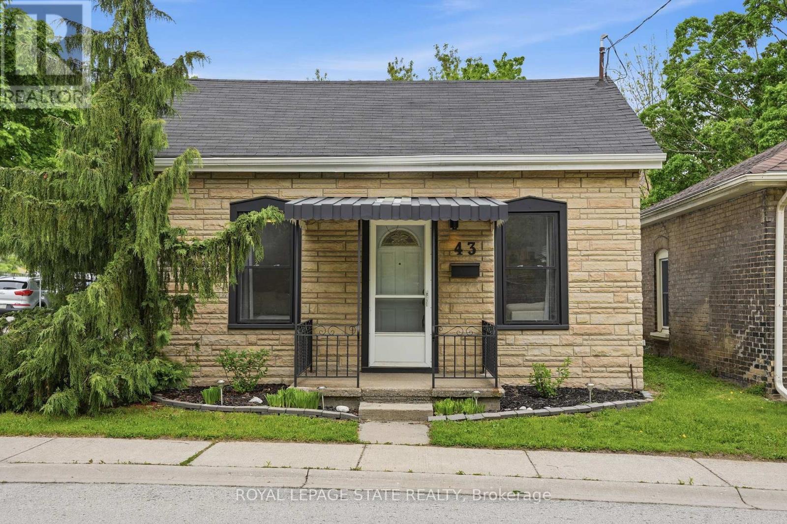 Detached at 43 ALONZO STREET, Brantford