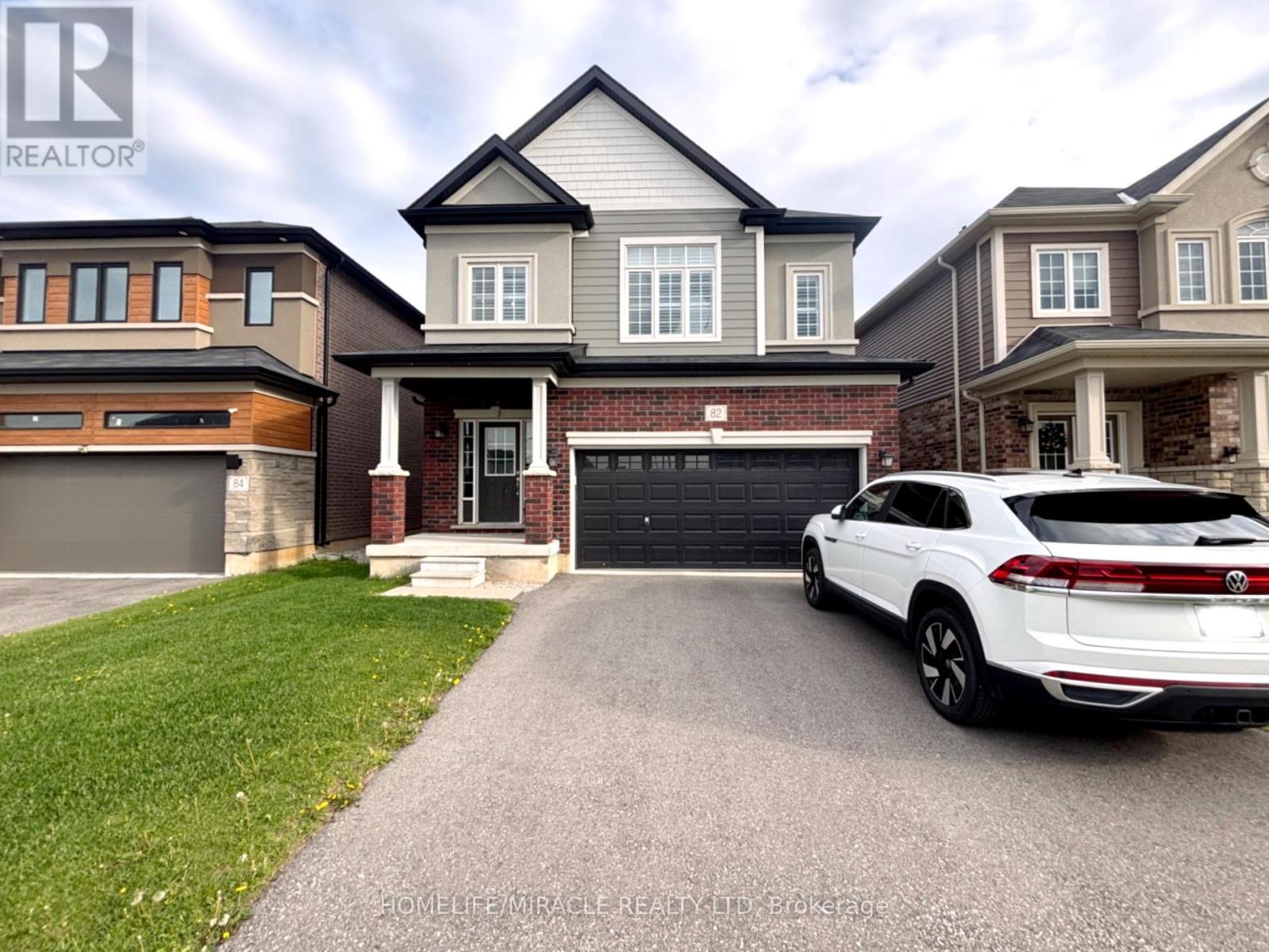 Detached at 82 SCENIC RIDGE GATE, Brant (Paris)