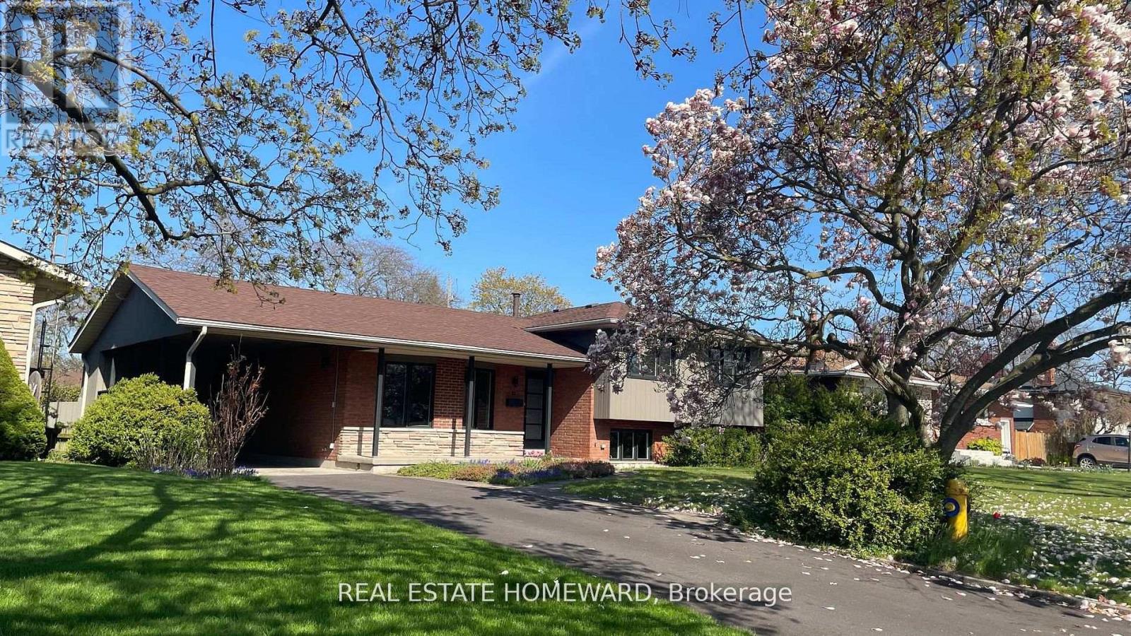 Detached at 33 STRATHCONA DRIVE, St. Catharines (Vine/Linwell)