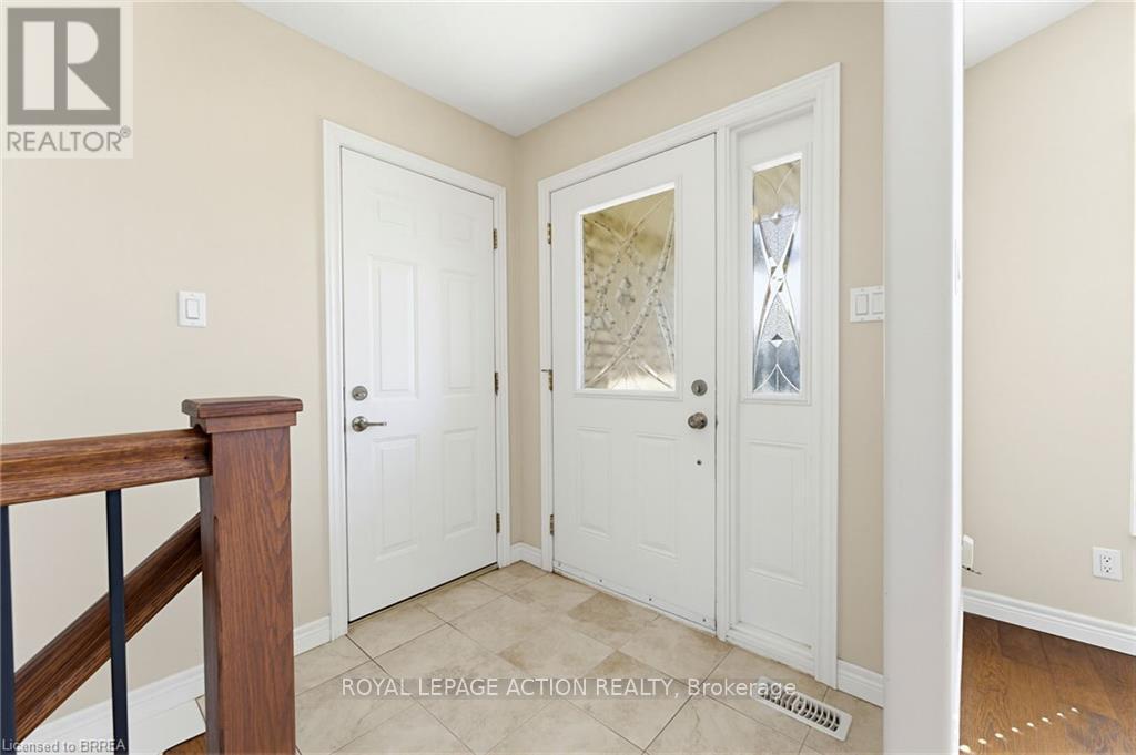 Detached at 6 GENERAL STREET, Brantford