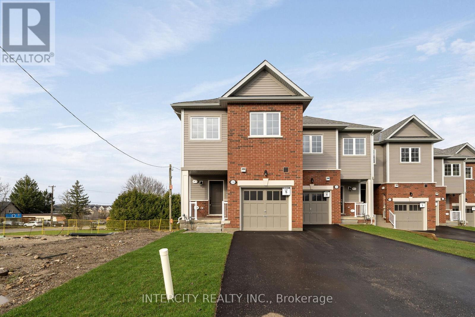 Townhouse at BLK 7 UNIT 5 - 116 GORDON STREET, Shelburne