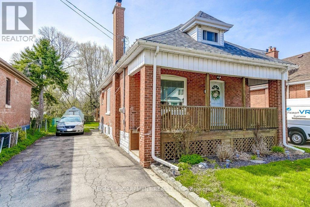 Detached at 30 EAST 15TH STREET, Hamilton (Inch Park)