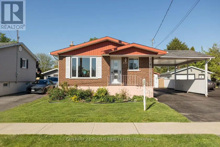 Detached at 1107 GRAND AVENUE, Cornwall