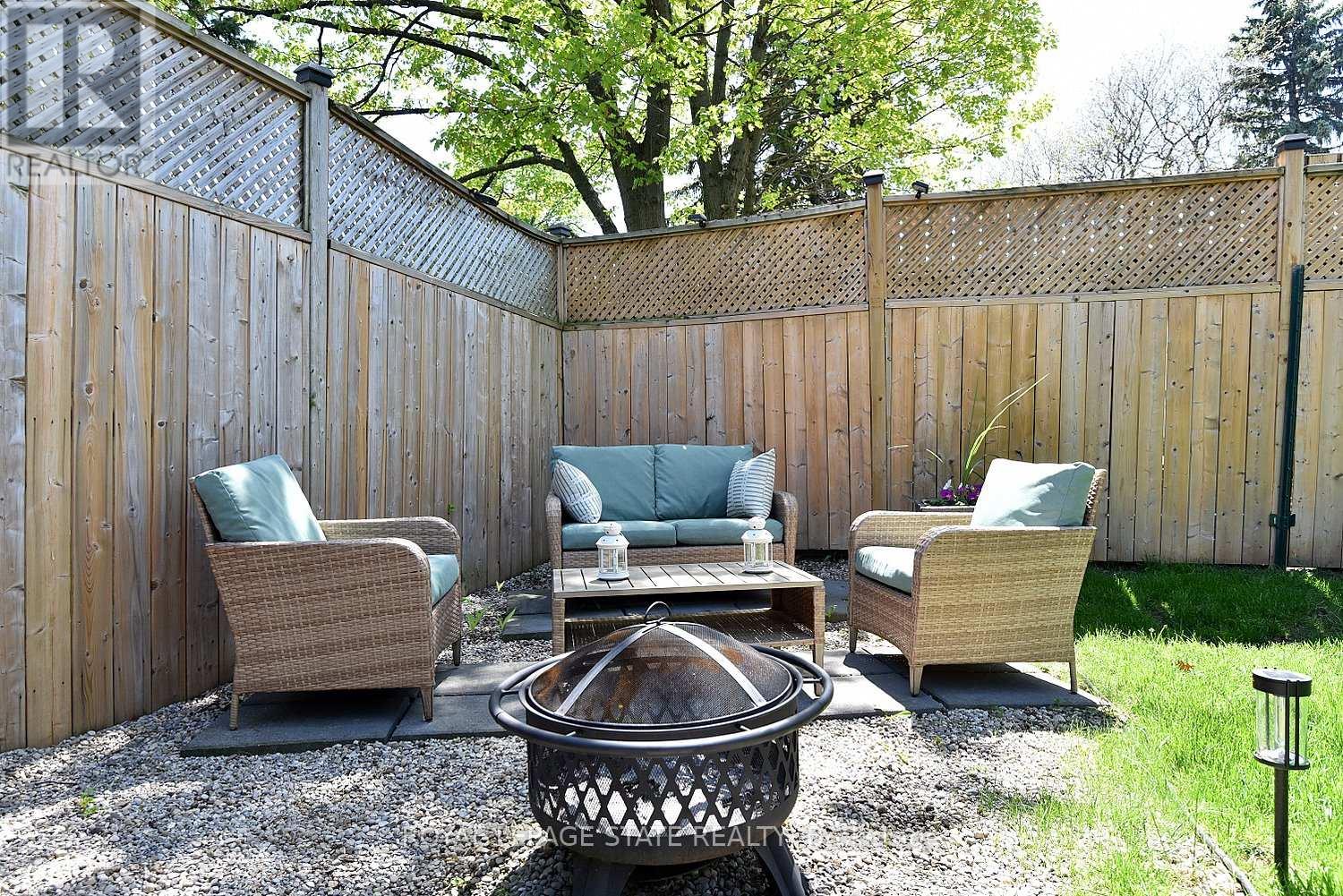 Detached at 9 SAN FERNANDO DRIVE, Hamilton