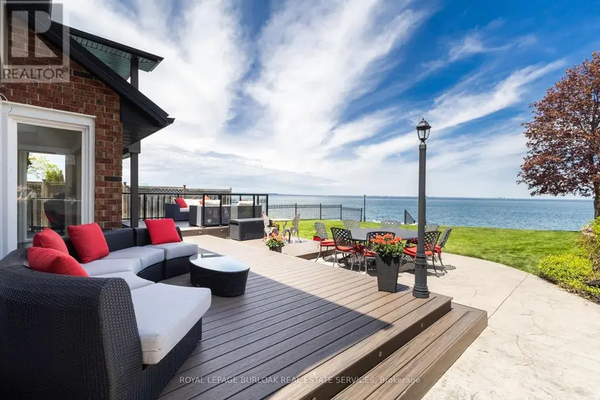 Detached at 97 LAKEVIEW DRIVE, Hamilton
