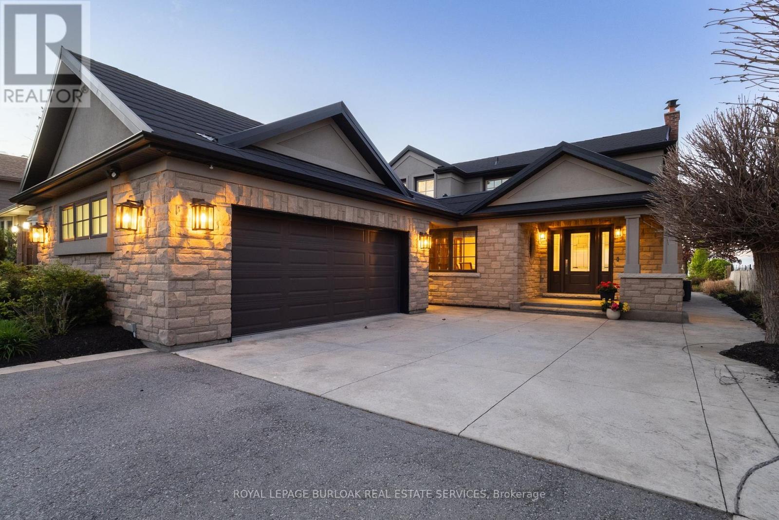 Detached at 97 LAKEVIEW DRIVE, Hamilton