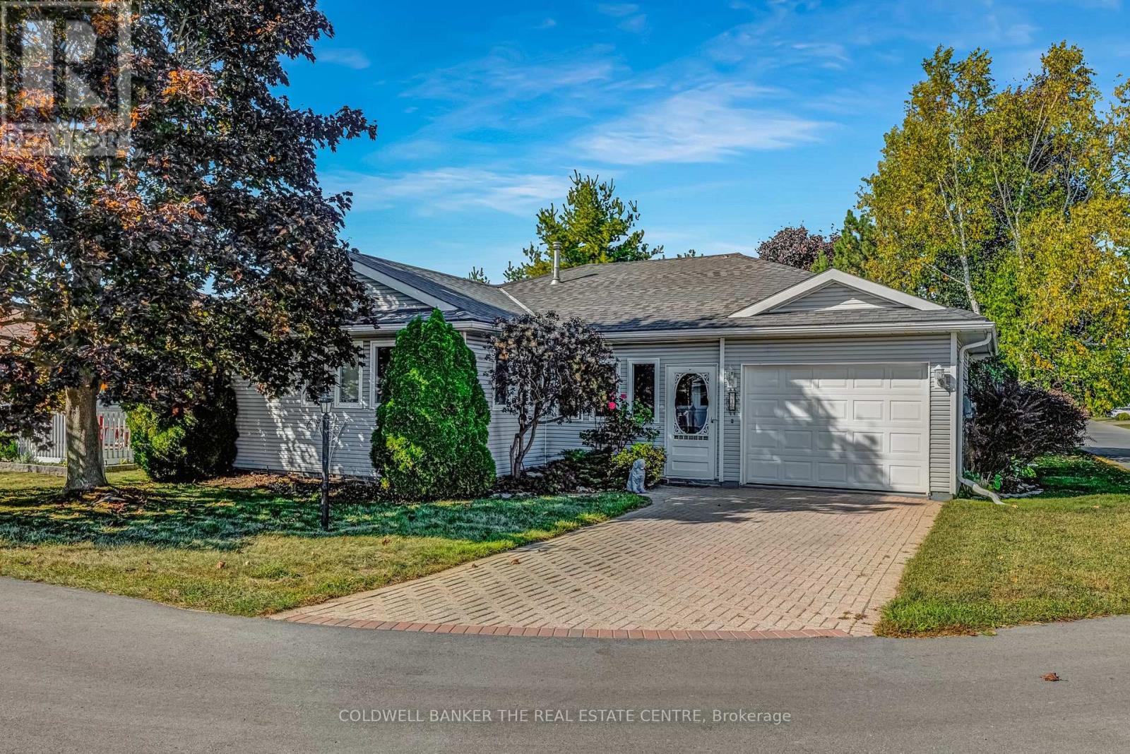 Detached at 1 REYNOLDS PLACE, Prince Edward County