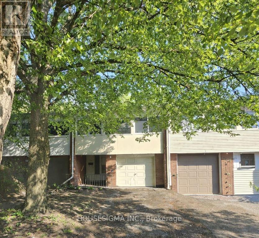 Townhouse at 110 OVERLEA DRIVE, Kitchener