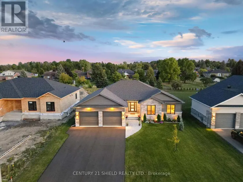 Detached at 29 WHITETAIL AVENUE, South Stormont