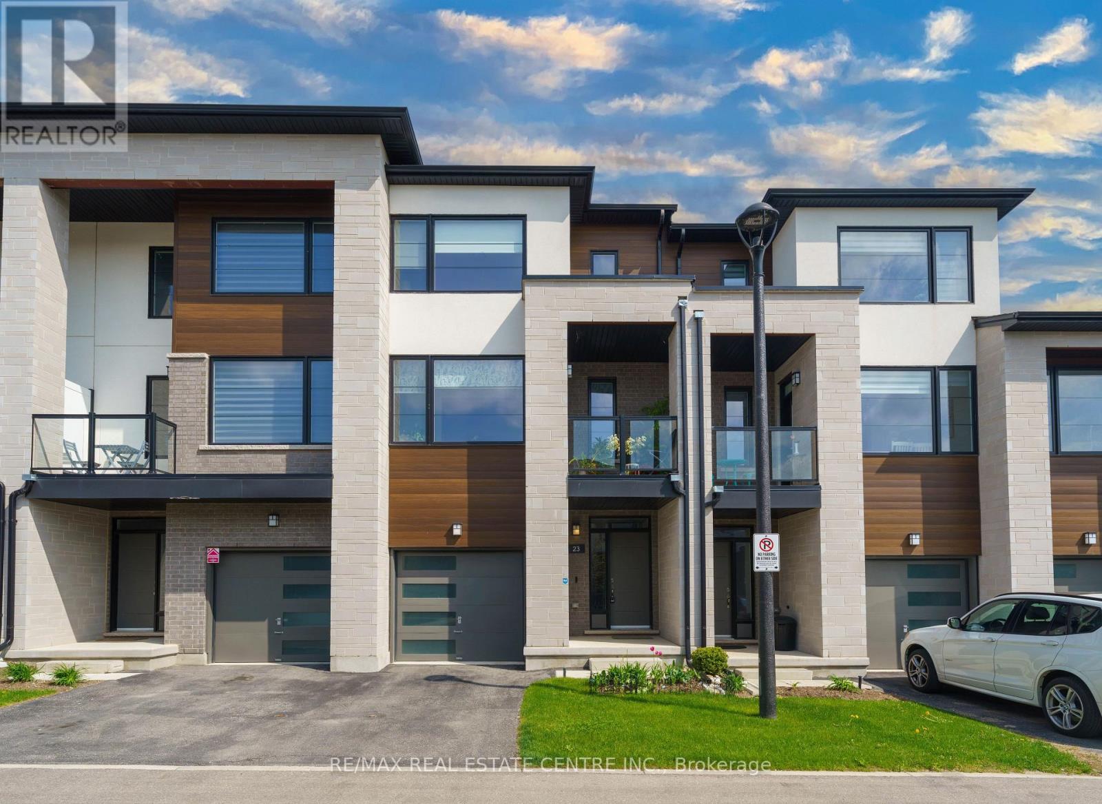 Townhouse at 23 - 350 RIVER ROAD, Cambridge