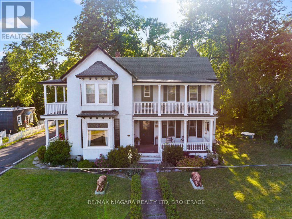 Detached at 14 CATHARINE STREET, Port Colborne (Sugarloaf)
