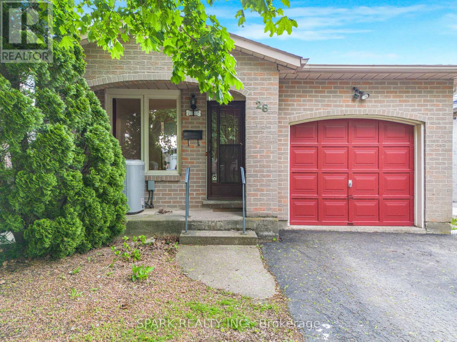 Detached at 28 LAMPMAN CRESCENT, Thorold