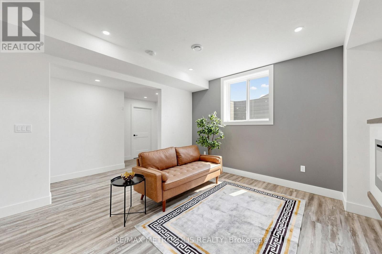 Detached at 604 CHELTON ROAD, London