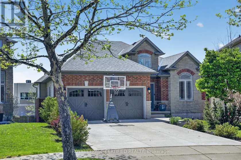 Detached at 91 CANDLEWOOD DRIVE, Hamilton (Stoney Creek Mountain)