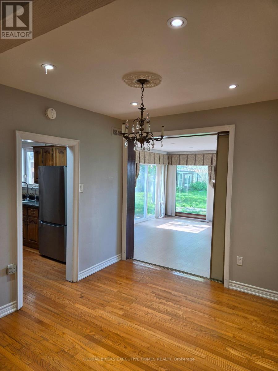 Detached at 522 WOODLAWN ROAD, Welland