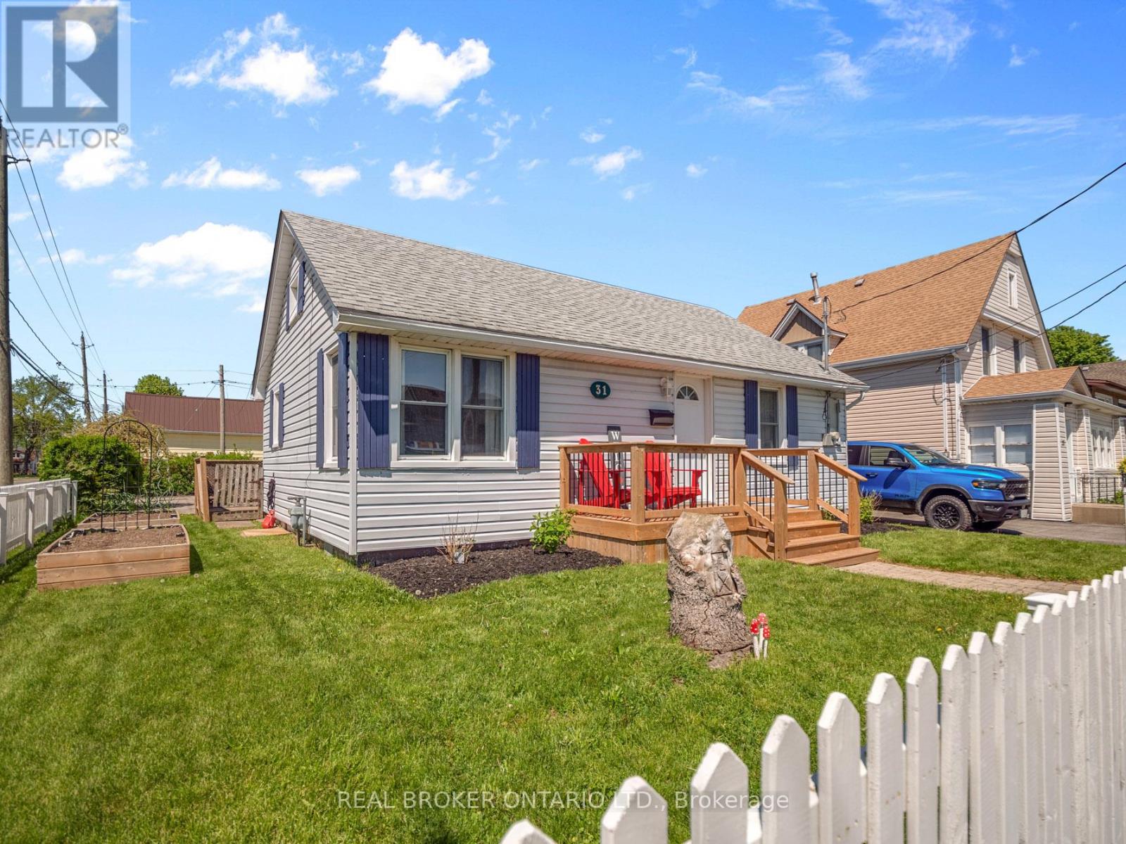 Detached at 31 BEECH STREET, Port Colborne