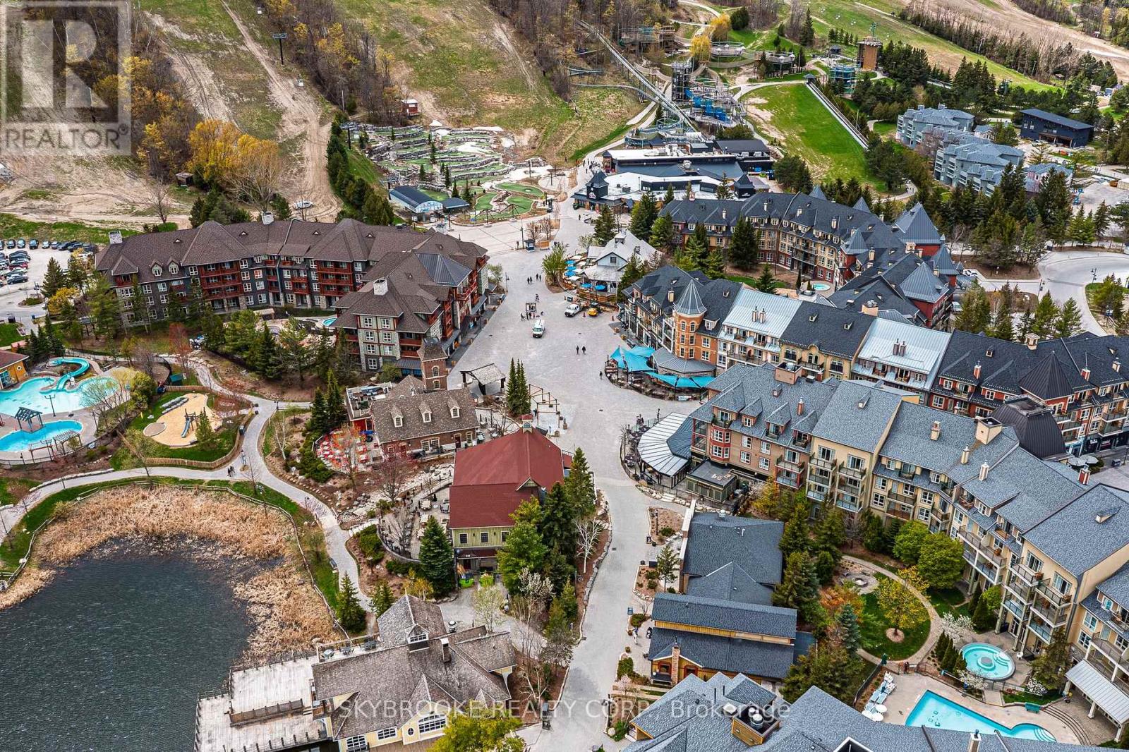 Townhouse at 17 - 190 CROSSWINDS BOULEVARD, Blue Mountains