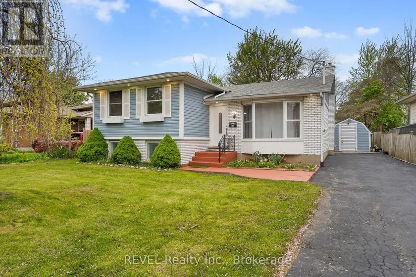Detached at 7 RENDALE AVENUE, St. Catharines