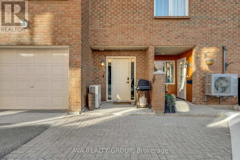 Townhouse at 106 STRATAS COURT N, Ottawa