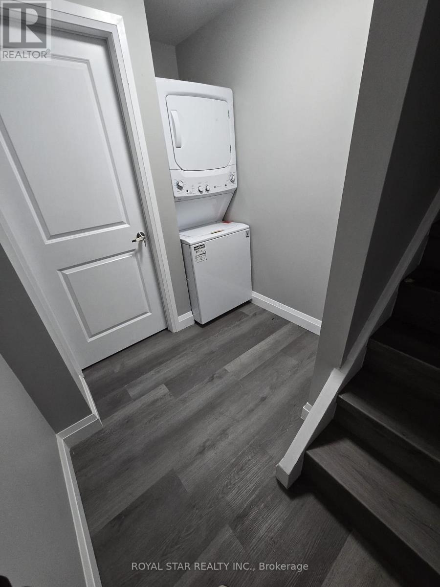Detached at BSMT ROOM - 83 IRVING PLACE, London