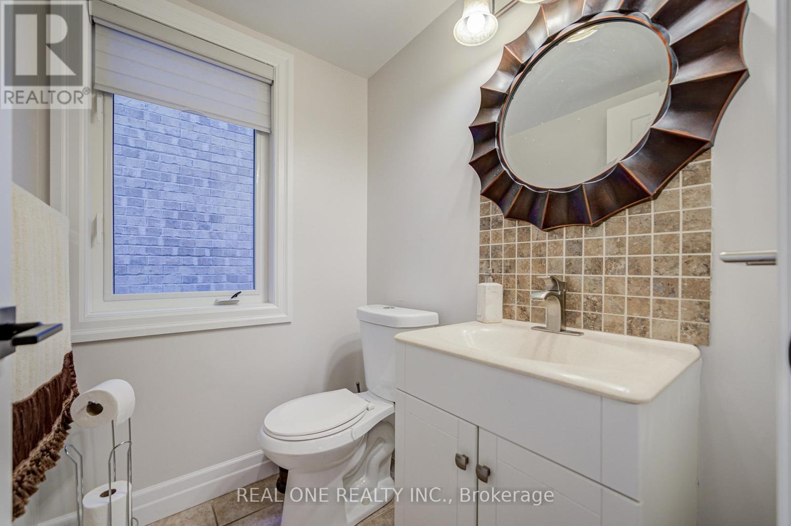 Detached at UPPER - 27 CRANSTON STREET, Hamilton