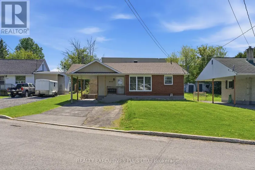 Detached at 448 DOMINION STREET S, North Glengarry
