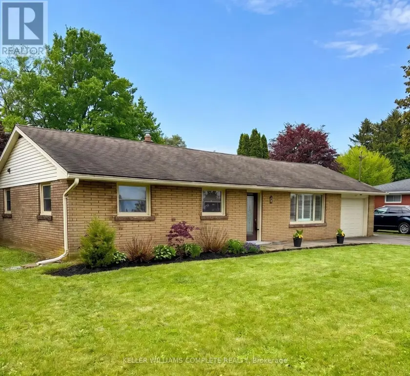 Detached at 6 STEWART DRIVE, Brant