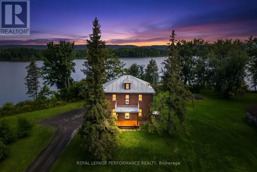 Detached at 2970 BAY ROAD, Champlain