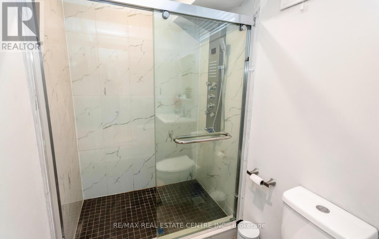 Detached at 31 RIANNA COURT, Hamilton