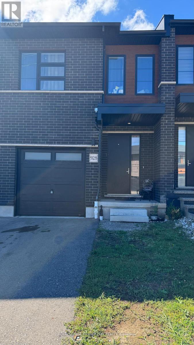 Townhouse at 928 ROBERT FERRIE DRIVE, Kitchener