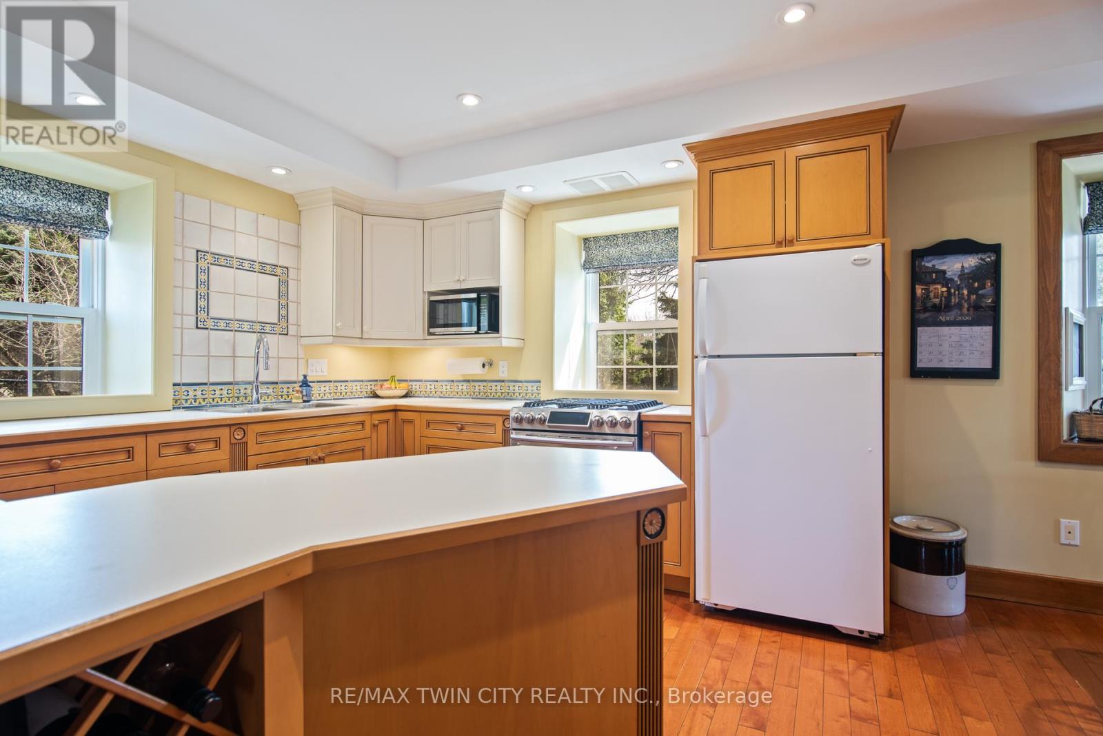 Detached at 274 WOODRIDGE DRIVE, Wilmot