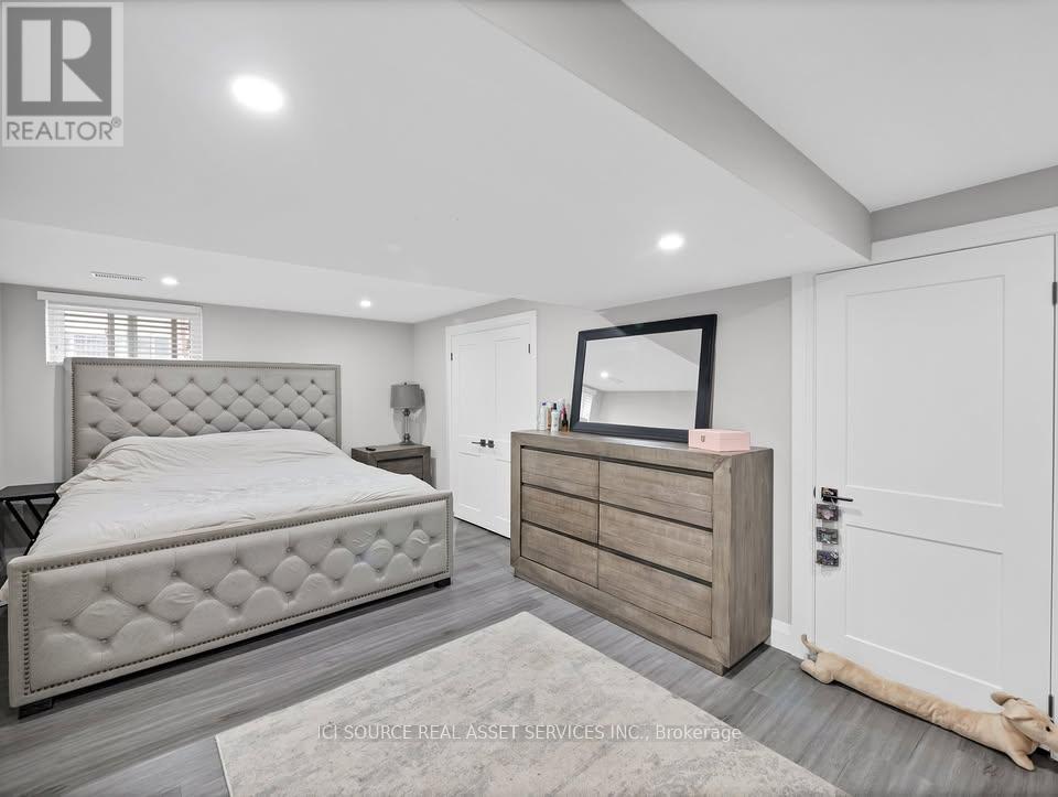Detached at B - 493 QUEEN VICTORIA DRIVE, Hamilton