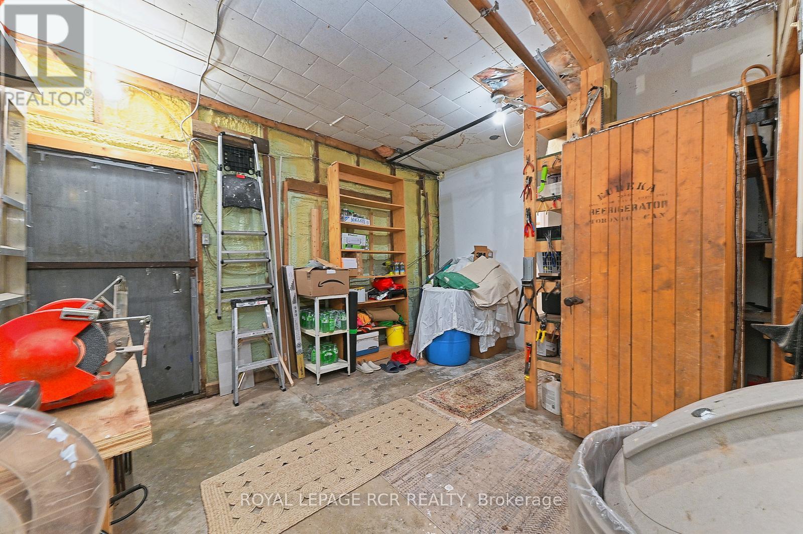 Detached at 598304 SECOND LINE W, Mulmur