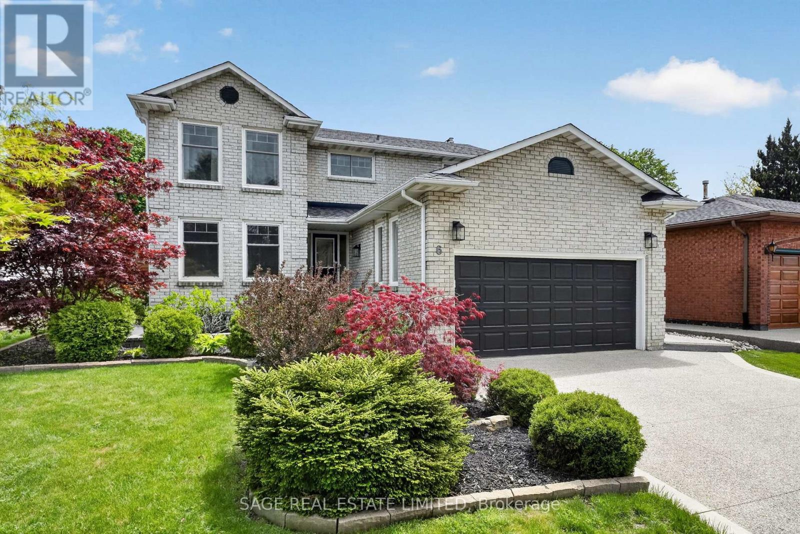 Detached at 6 ACACIA STREET, Hamilton