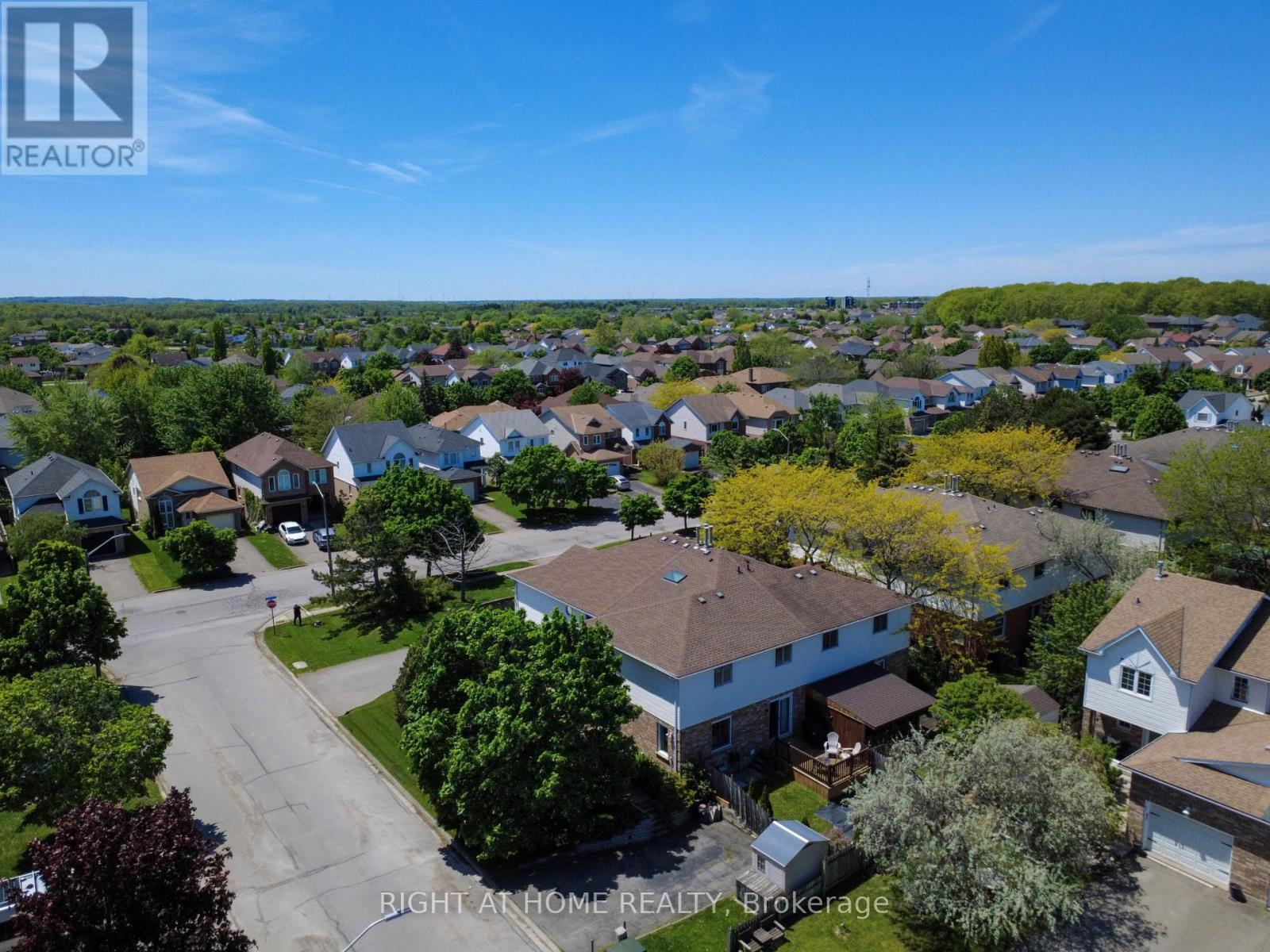 Townhouse at 105 SUMMERS DRIVE, Thorold