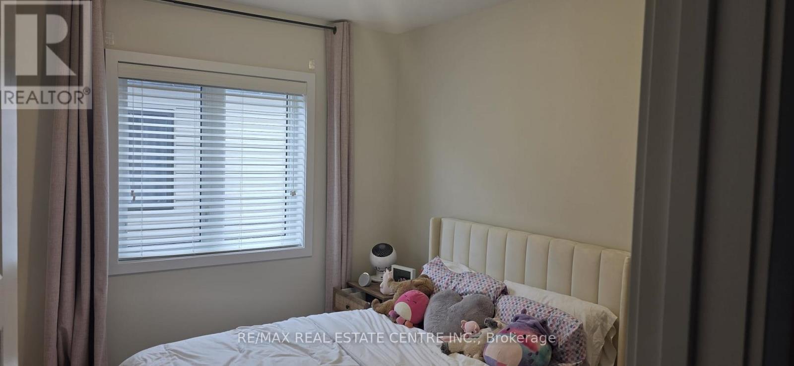 Semi-Detached/Link at 16 ELLIS AVENUE, Haldimand