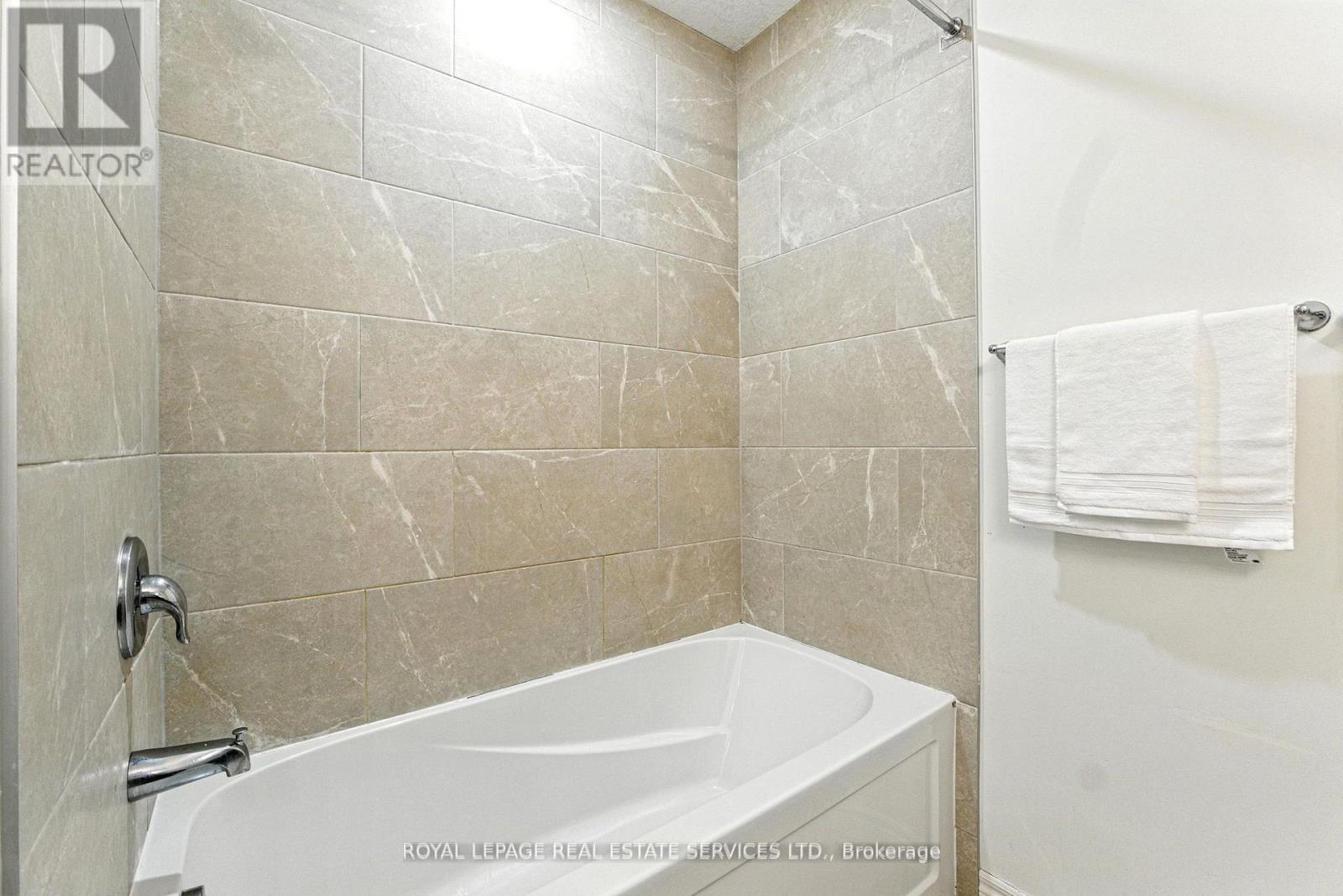 Townhouse at 8 - 22 MARSHALL DRIVE, Guelph