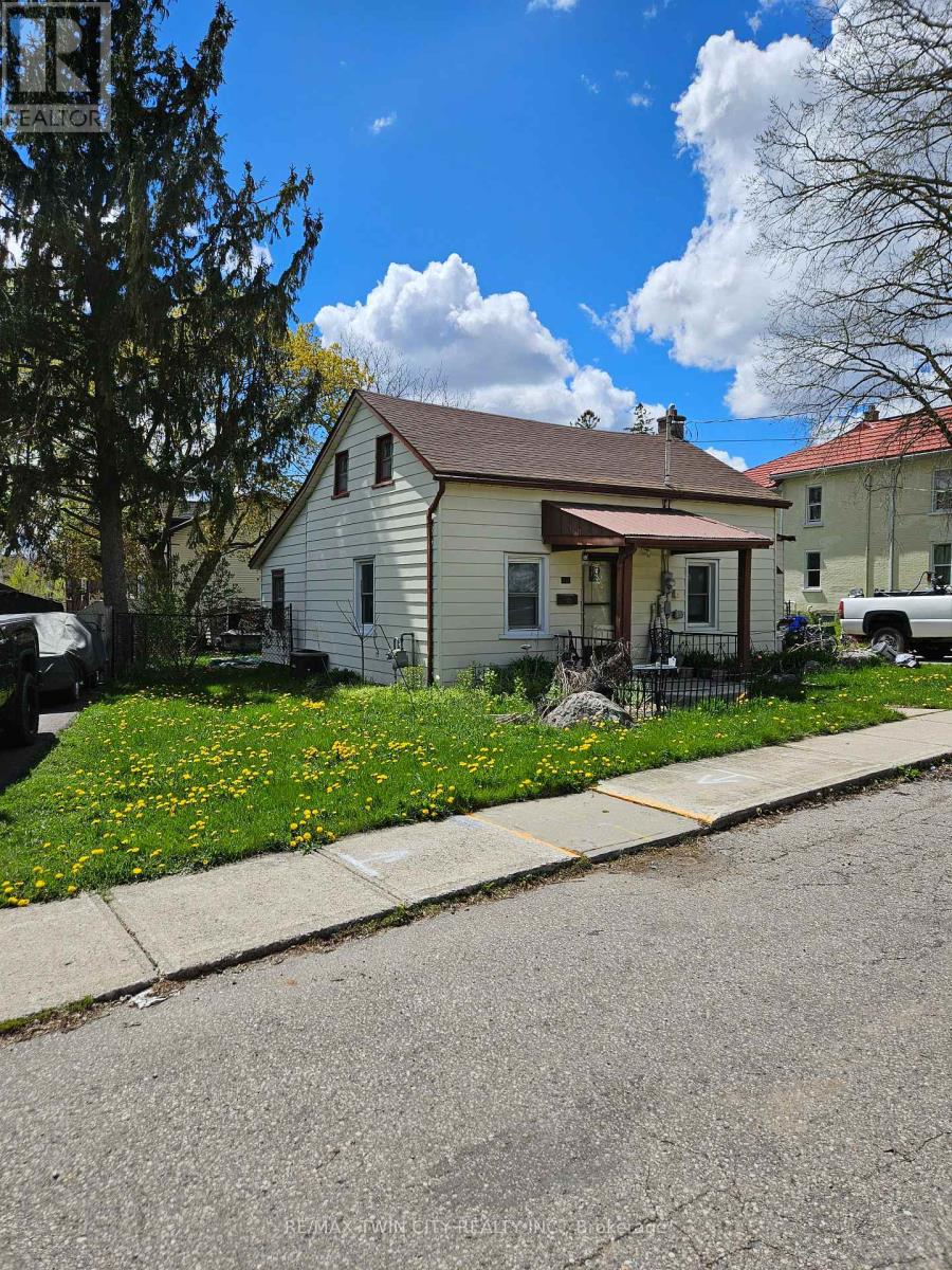 Detached at 20 FOELL STREET, Wilmot