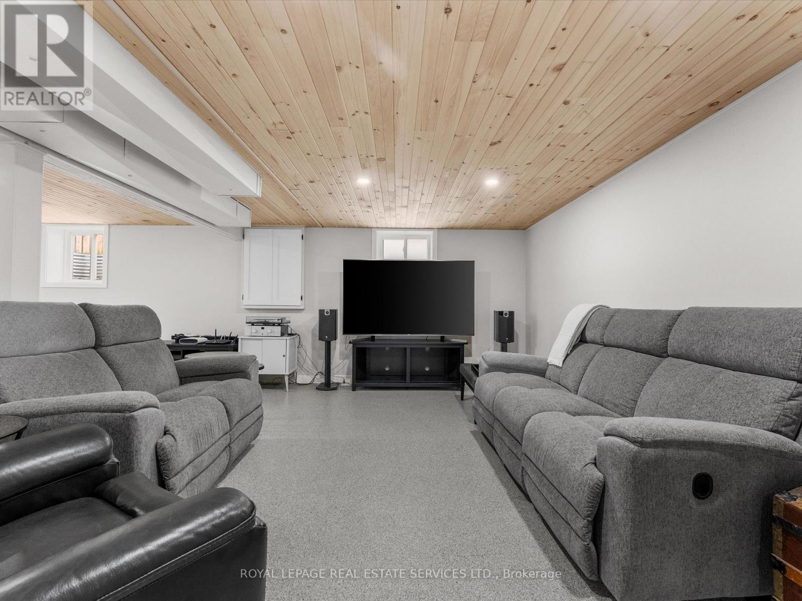 Detached at 24 WILLIAM AVENUE, Kingsville