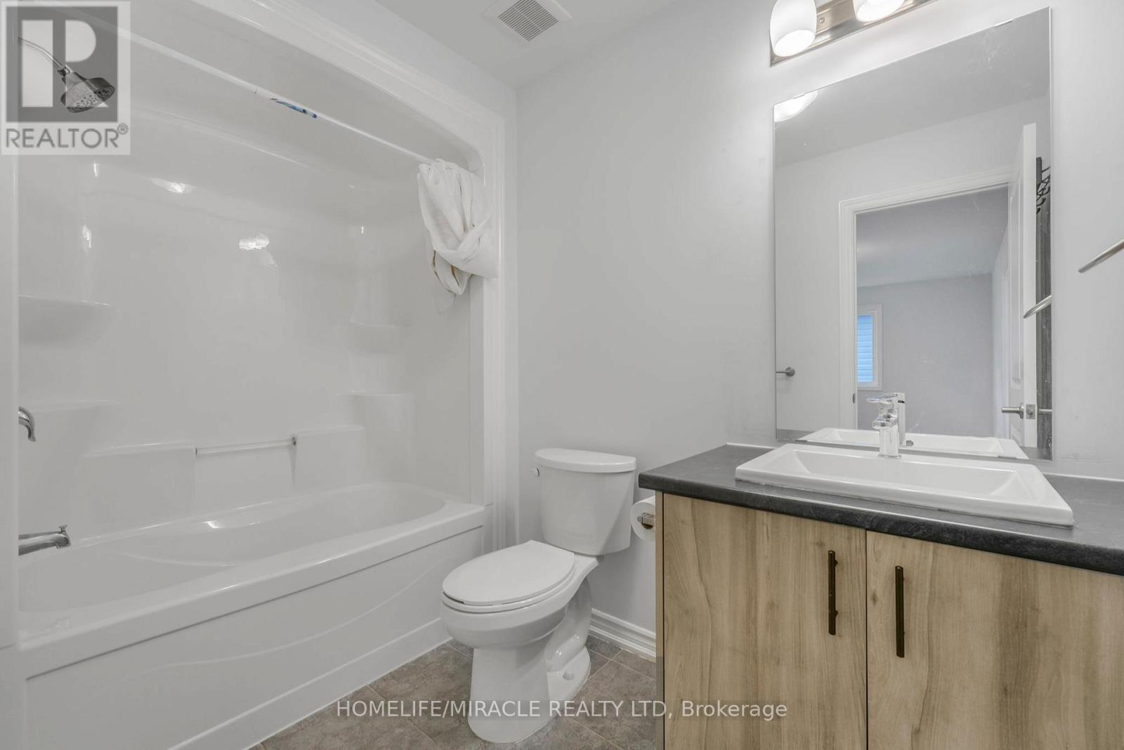 Detached at 35 CAROLINE STREET, Welland