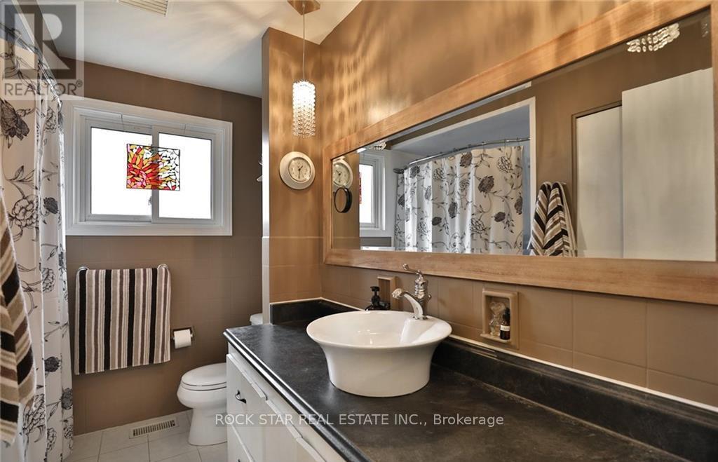 Detached at 442 GREENHILL AVENUE, Hamilton